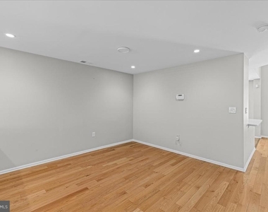 302 Wellington Park Drive - Photo Thumbnail 7