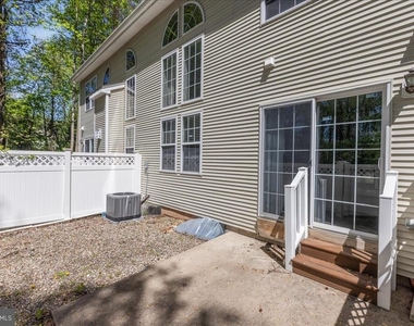 302 Wellington Park Drive - Photo Thumbnail 24