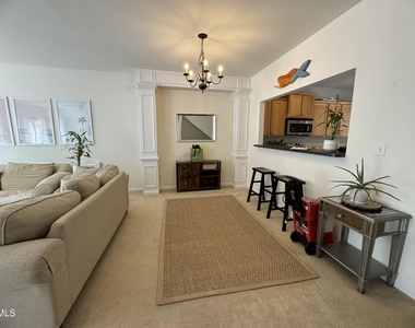 423 Madison Avenue - Photo Thumbnail 3