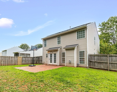 704 Peach Orchard Drive - Photo Thumbnail 14