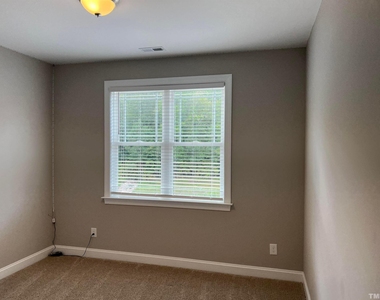 555 Mariah Towns Way - Photo Thumbnail 14