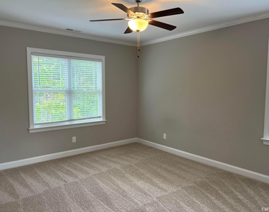 555 Mariah Towns Way - Photo Thumbnail 9