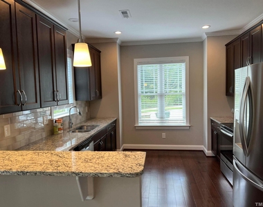 555 Mariah Towns Way - Photo Thumbnail 2