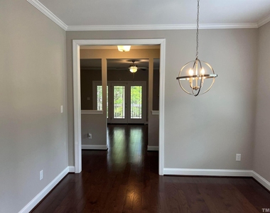 555 Mariah Towns Way - Photo Thumbnail 6