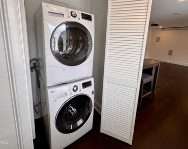 2204 Stafford Avenue - Photo Thumbnail 6