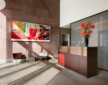 89 Murray Street, Unit 14c - Photo Thumbnail 1