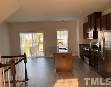 1019 Romeria Drive - Photo Thumbnail 3