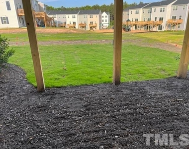 1019 Romeria Drive - Photo Thumbnail 9