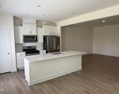 48 Hyacinth Lane - Photo Thumbnail 4