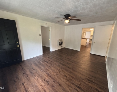 87 Robert Thompson Road - Photo Thumbnail 1