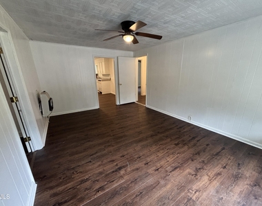 87 Robert Thompson Road - Photo Thumbnail 14