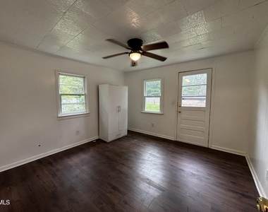 87 Robert Thompson Road - Photo Thumbnail 43