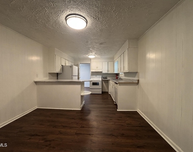 87 Robert Thompson Road - Photo Thumbnail 21