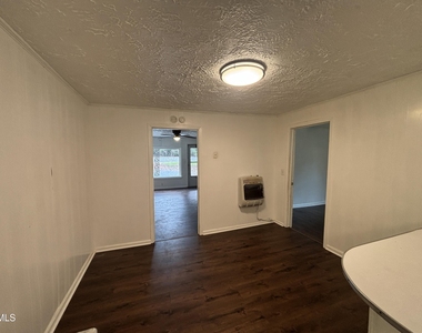 87 Robert Thompson Road - Photo Thumbnail 25