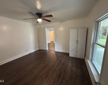 87 Robert Thompson Road - Photo Thumbnail 19