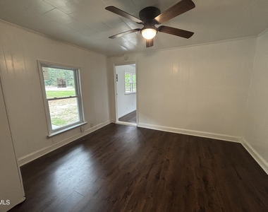 87 Robert Thompson Road - Photo Thumbnail 16