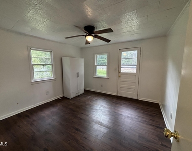 87 Robert Thompson Road - Photo Thumbnail 42