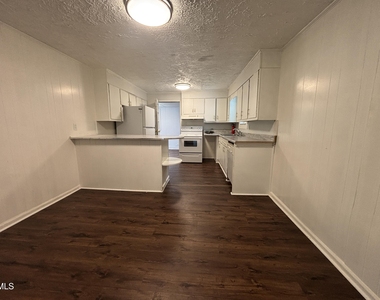 87 Robert Thompson Road - Photo Thumbnail 20