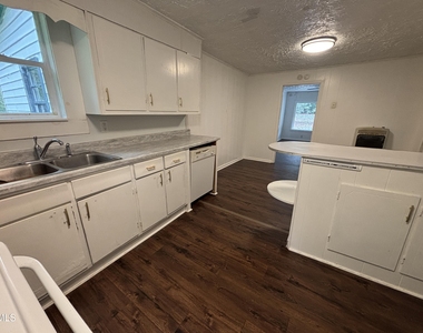 87 Robert Thompson Road - Photo Thumbnail 24
