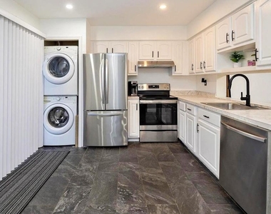 1139 Thackary Court - Photo Thumbnail 4