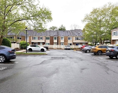 1139 Thackary Court - Photo Thumbnail 16
