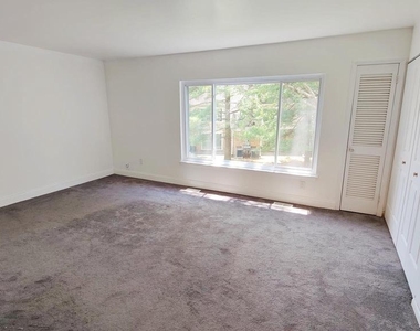 1139 Thackary Court - Photo Thumbnail 6