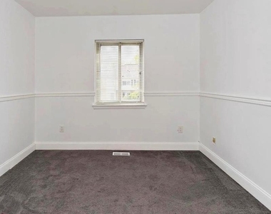 1139 Thackary Court - Photo Thumbnail 10