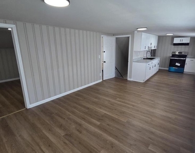 13 W Lake Avenue - Photo Thumbnail 2