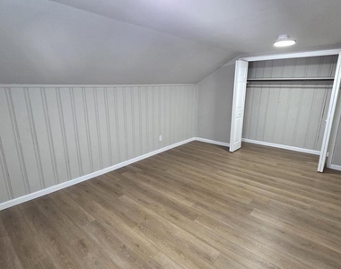 13 W Lake Avenue - Photo Thumbnail 6