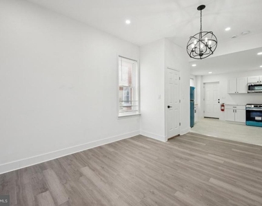 718 Spruce Street - Photo Thumbnail 3