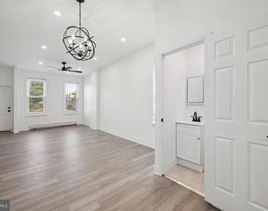 718 Spruce Street - Photo Thumbnail 4
