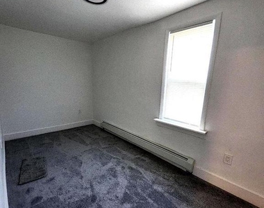 718 Spruce Street - Photo Thumbnail 12