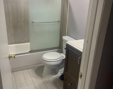 128 Rockland Drive - Photo Thumbnail 12