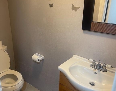 128 Rockland Drive - Photo Thumbnail 7