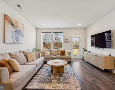 65 Morley Boulevard - Photo Thumbnail 12