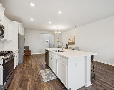65 Morley Boulevard - Photo Thumbnail 7