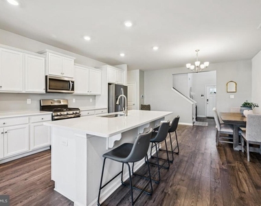 65 Morley Boulevard - Photo Thumbnail 9