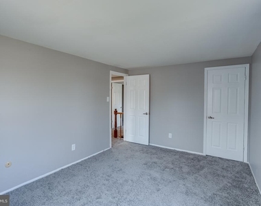 101 Bayberry Court - Photo Thumbnail 15
