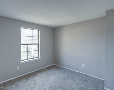 101 Bayberry Court - Photo Thumbnail 18
