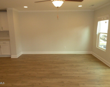 328 Page Square Drive - Photo Thumbnail 6