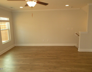 328 Page Square Drive - Photo Thumbnail 5