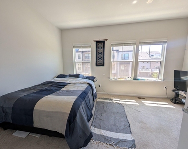 3413 Whippitt Way - Photo Thumbnail 16