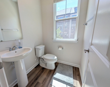 3413 Whippitt Way - Photo Thumbnail 7