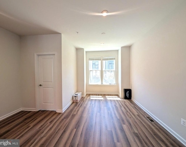 3413 Whippitt Way - Photo Thumbnail 5