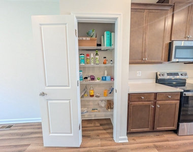 3413 Whippitt Way - Photo Thumbnail 6
