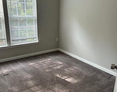 9602 Woodview Drive - Photo Thumbnail 15