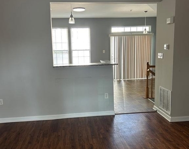 9602 Woodview Drive - Photo Thumbnail 4