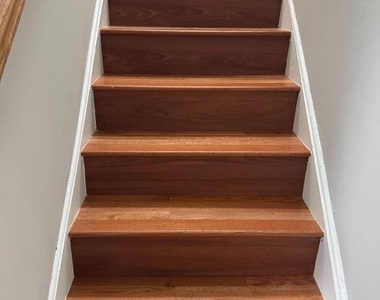 900 Nadine Court - Photo Thumbnail 11