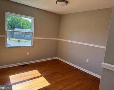 900 Nadine Court - Photo Thumbnail 6