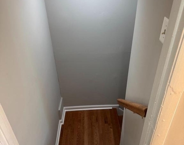 900 Nadine Court - Photo Thumbnail 15